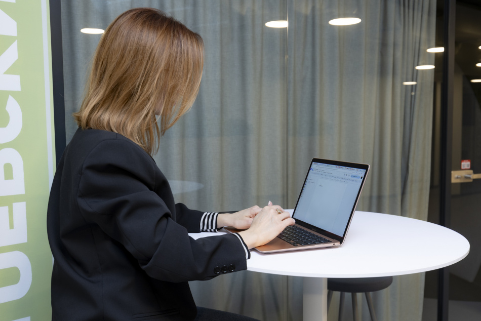 Удаленная работа облегчает возвращение женщин на рабочие места после декрета